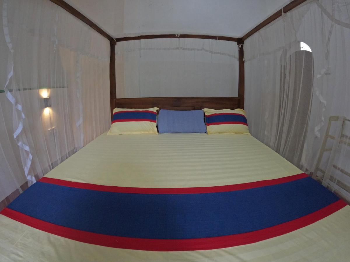 New Star Light Hotel Mirissa Buitenkant foto